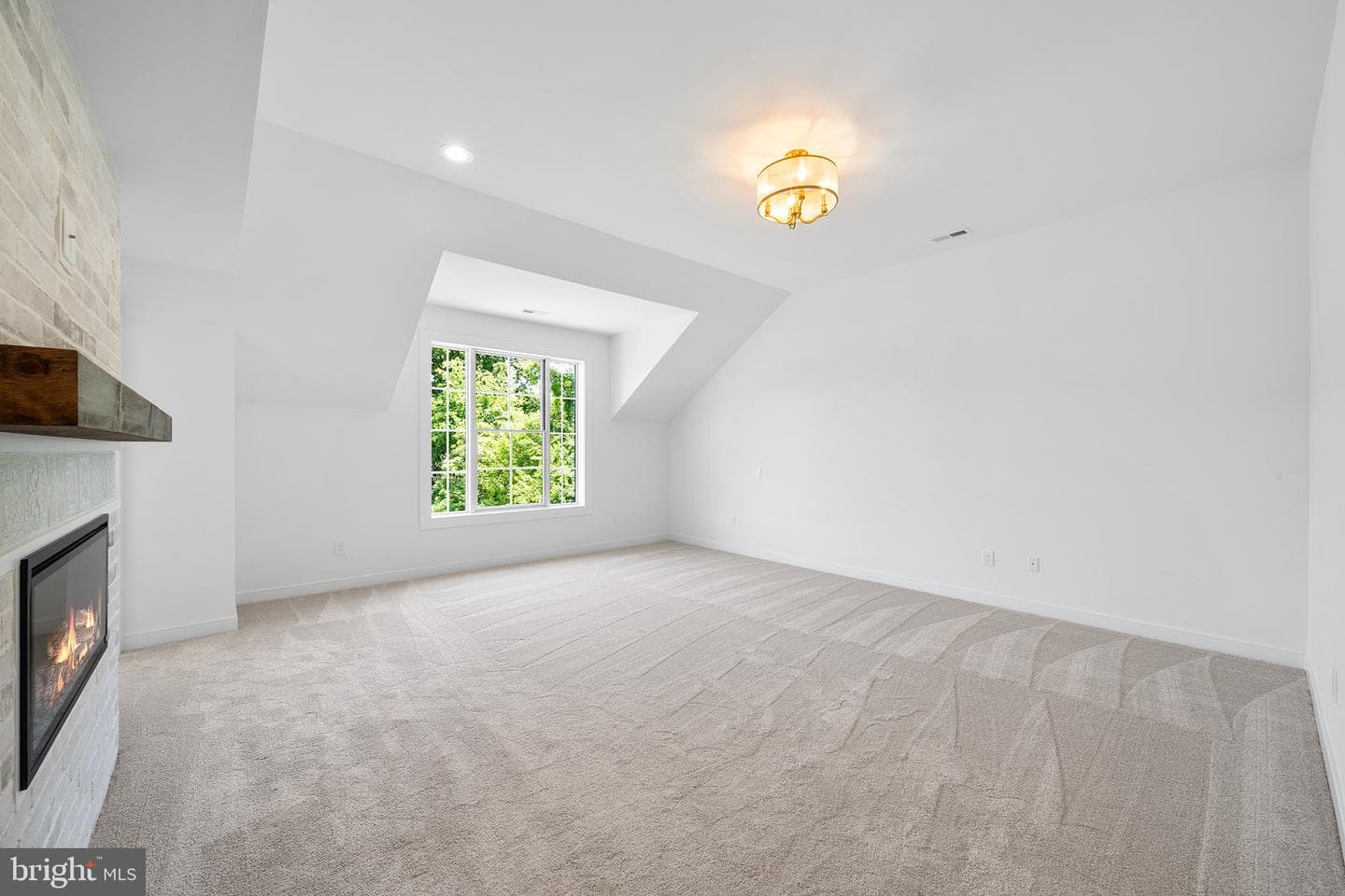 744 Broad Street photo 30