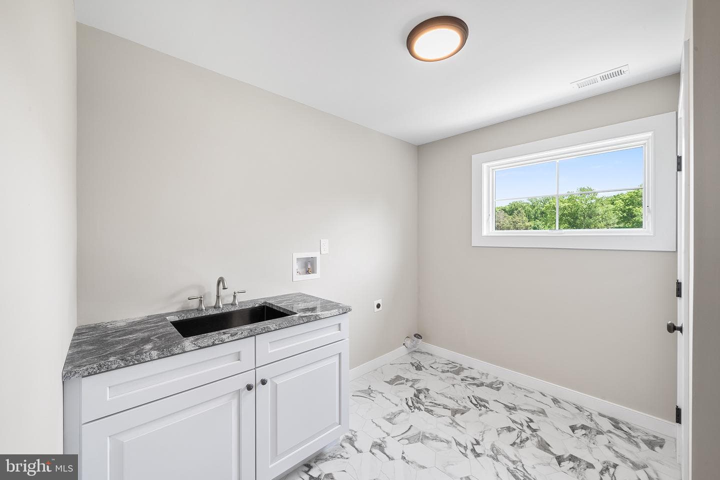 744 Broad Street photo 38