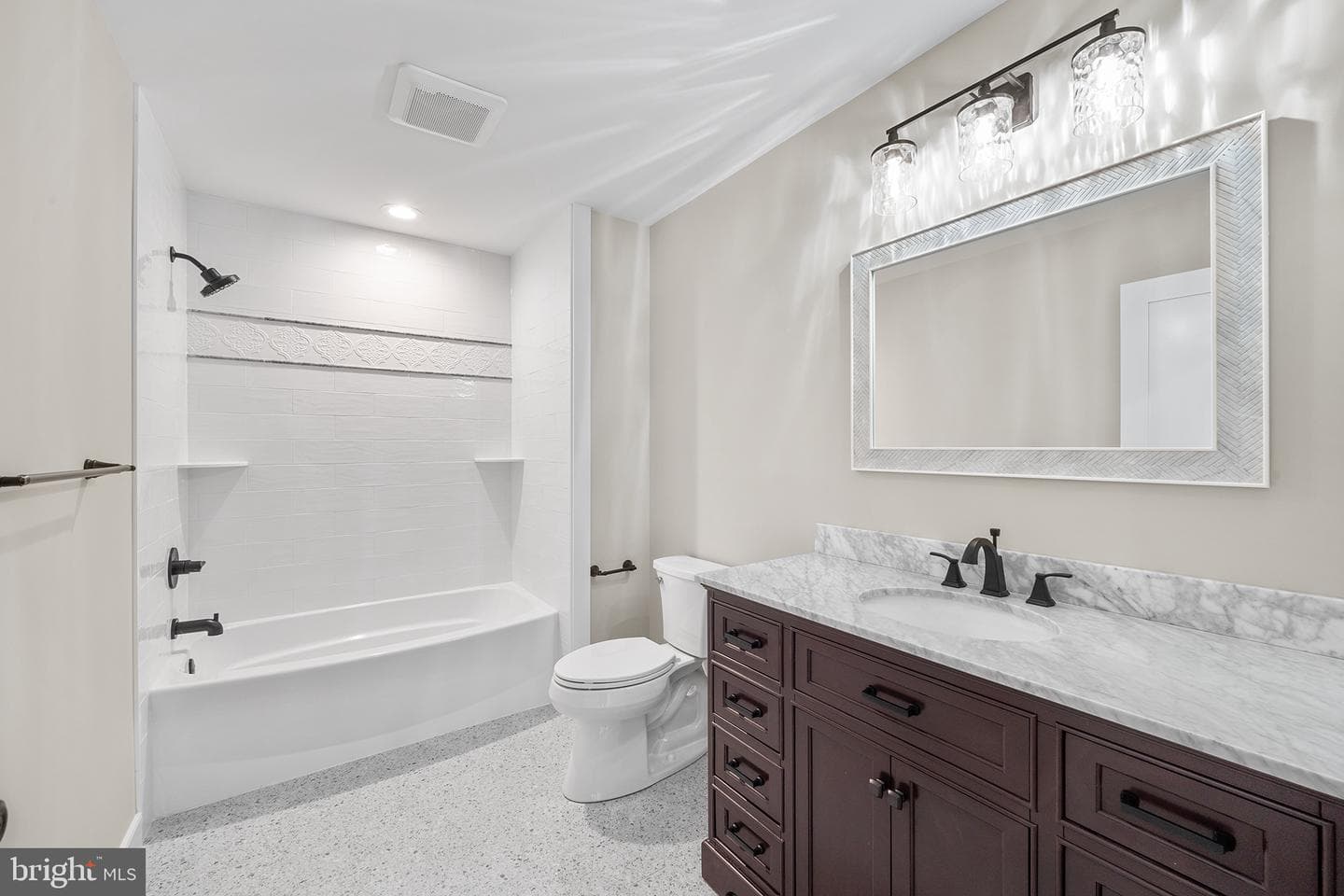 744 Broad Street photo 39