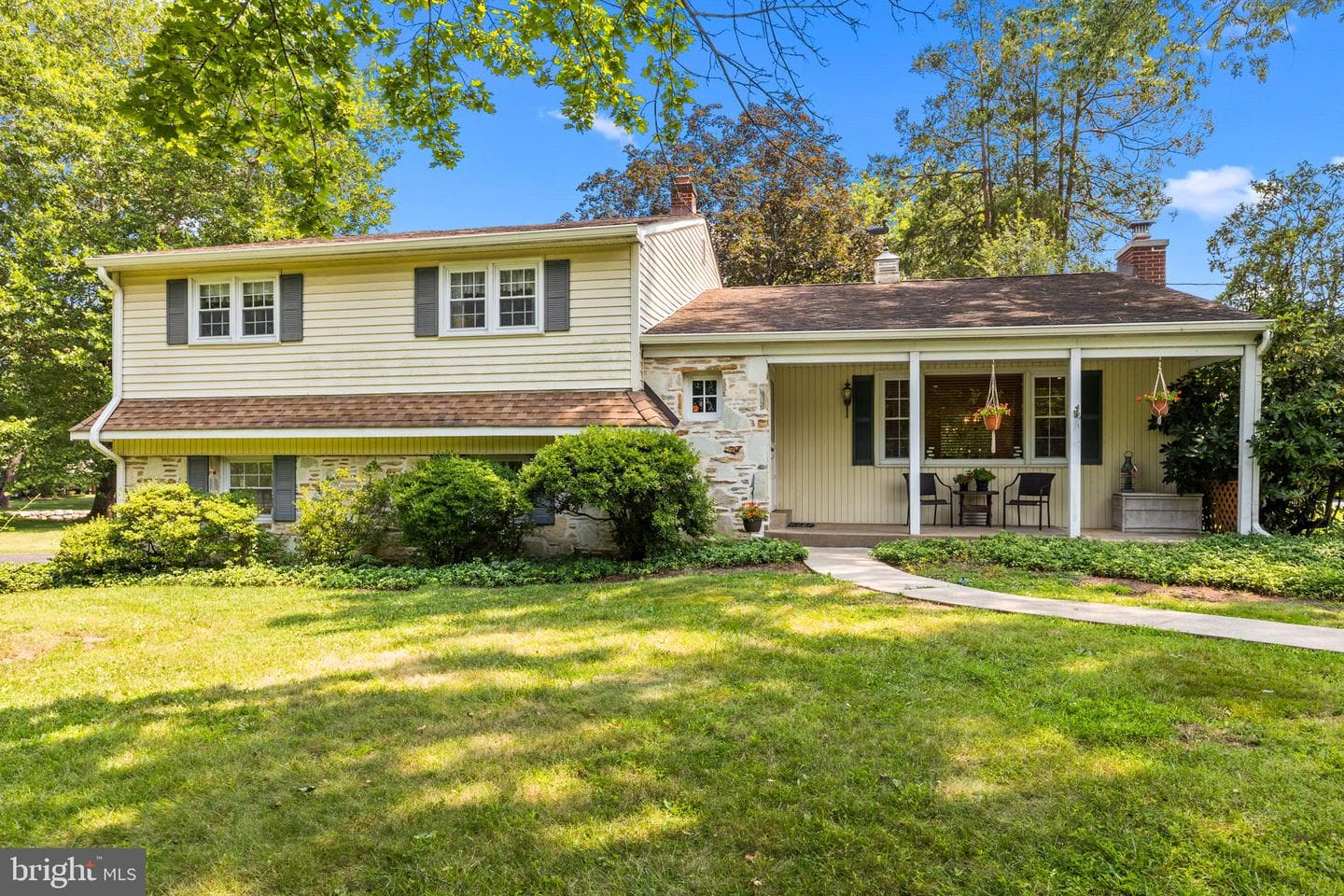 2330 Lakeview Drive photo 2