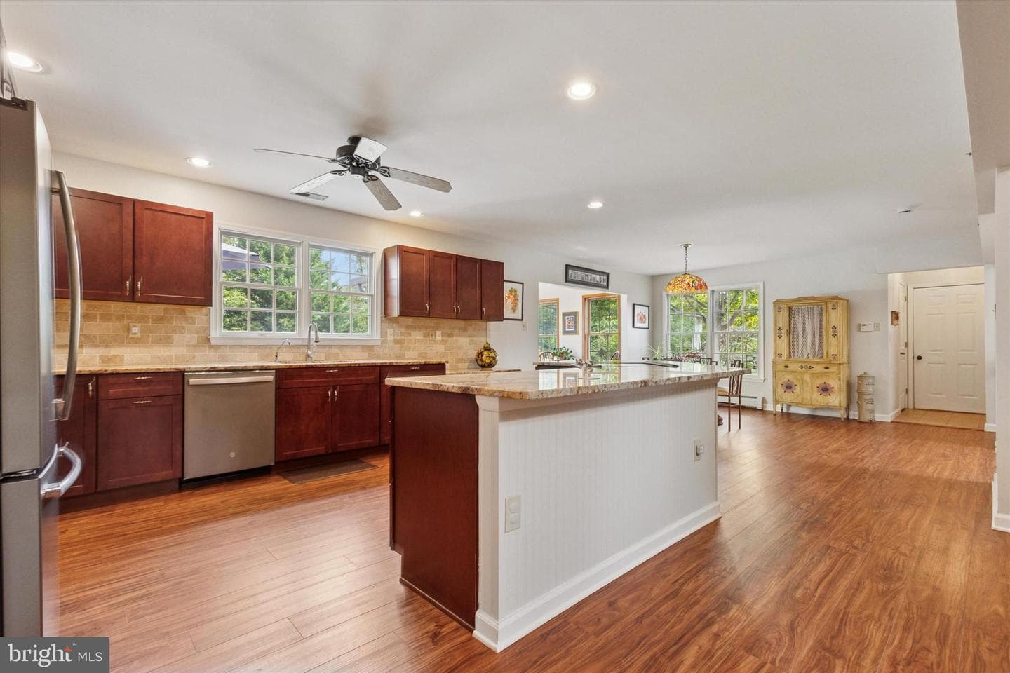 14 Woodside Avenue photo 3