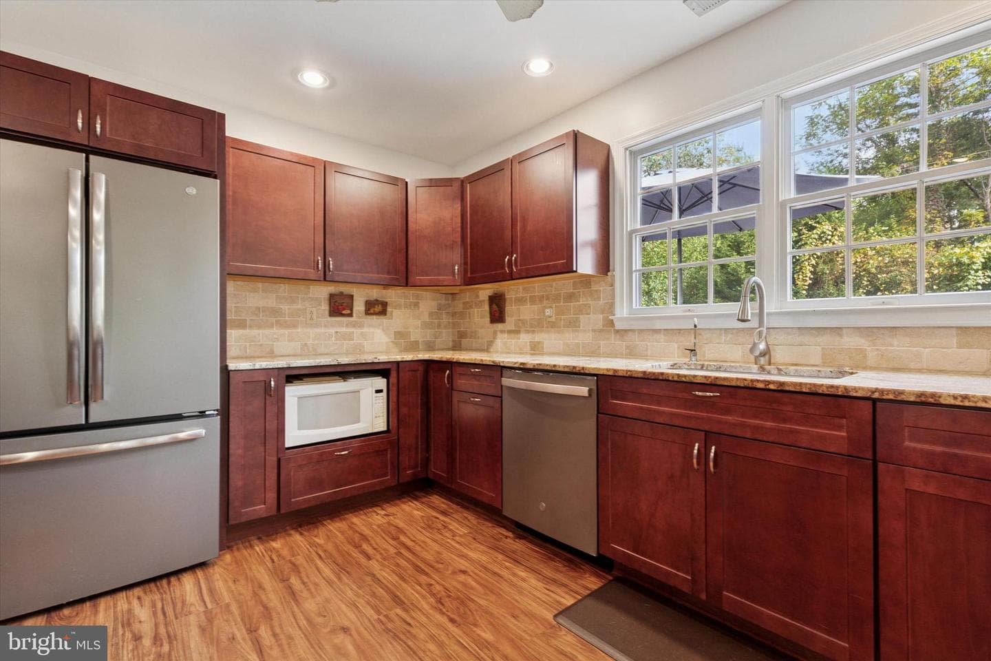 14 Woodside Avenue photo 4