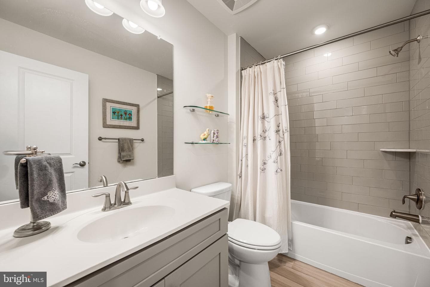 464 Rowan Street photo 24