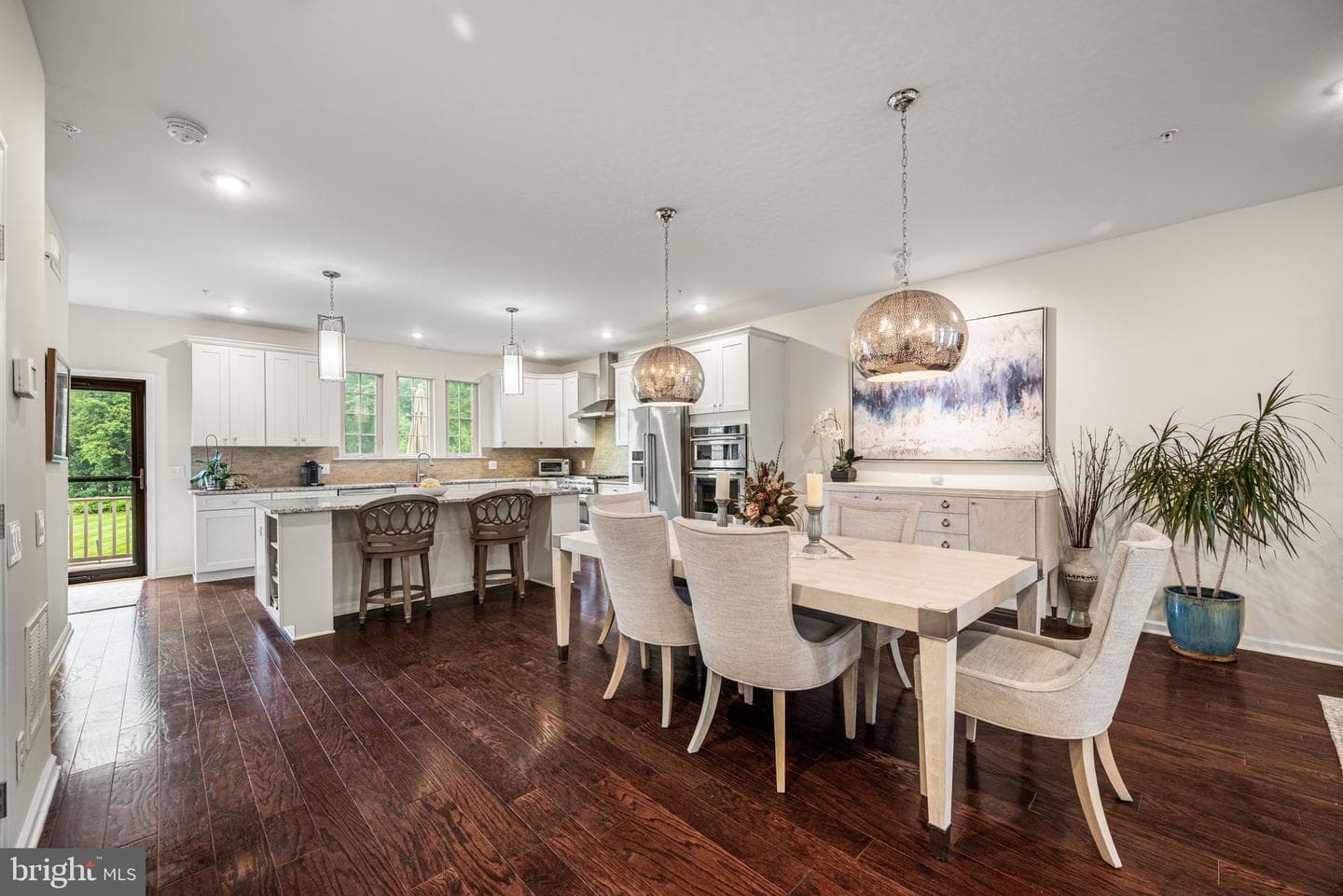 464 Rowan Street photo 8