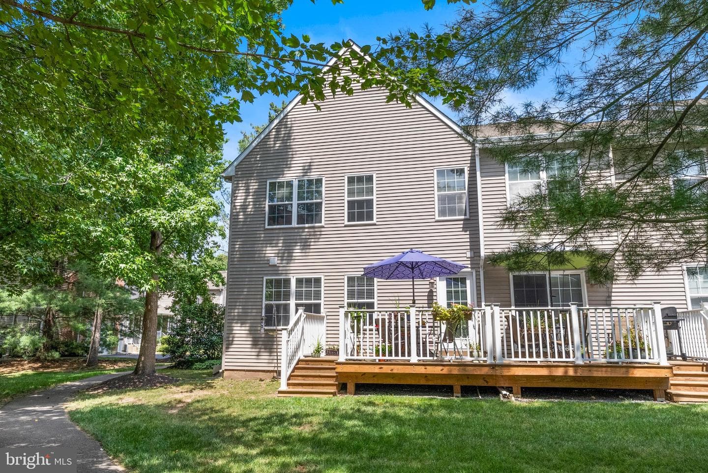 143 Bishops Gate Lane photo 39