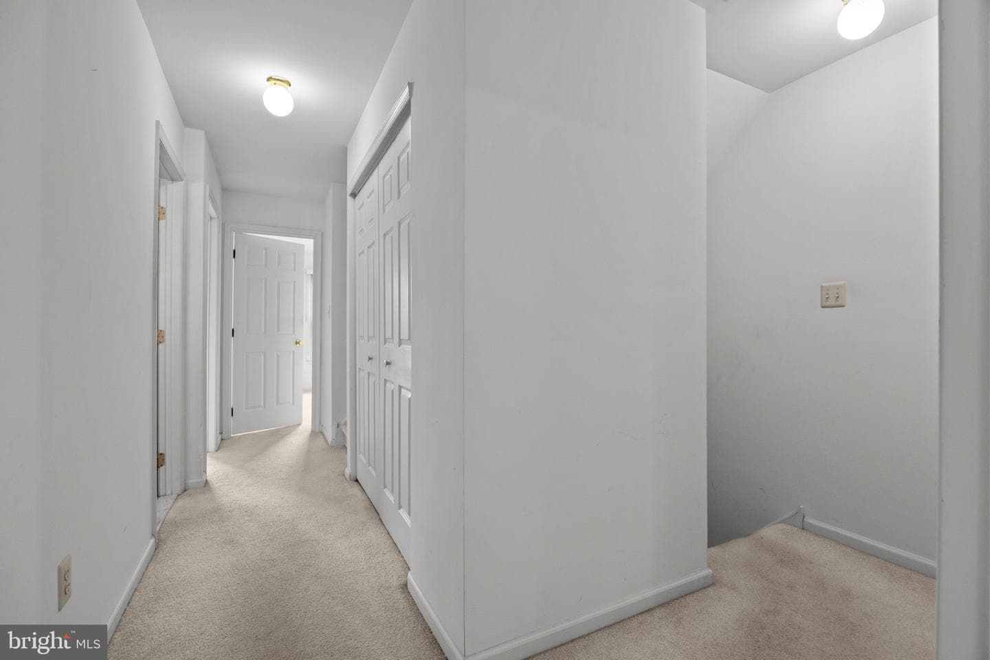 729 Dell Court photo 16