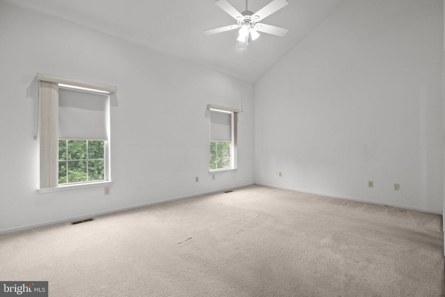 729 Dell Court photo 18