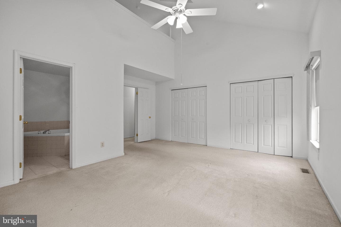 729 Dell Court photo 19