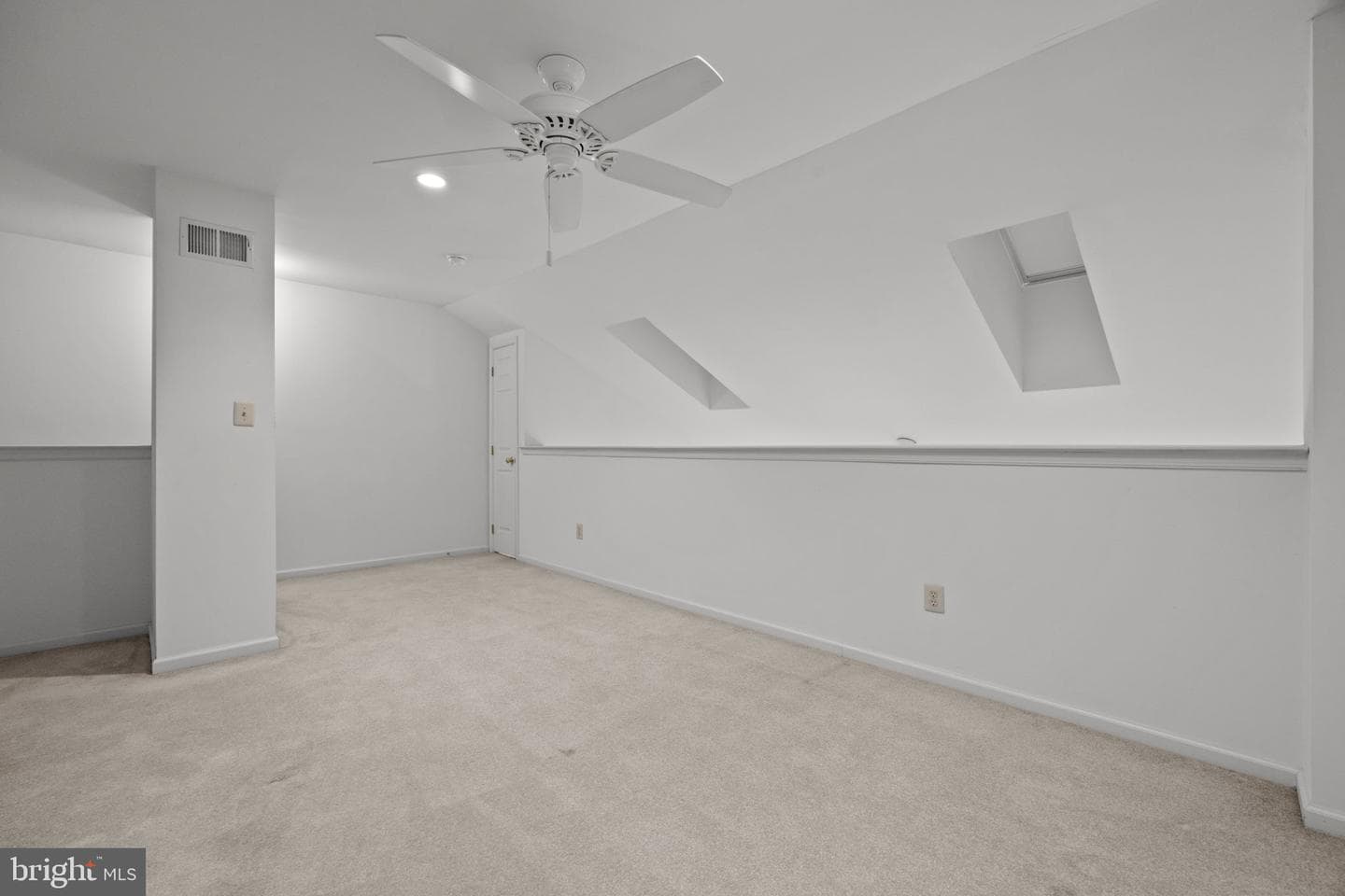 729 Dell Court photo 26