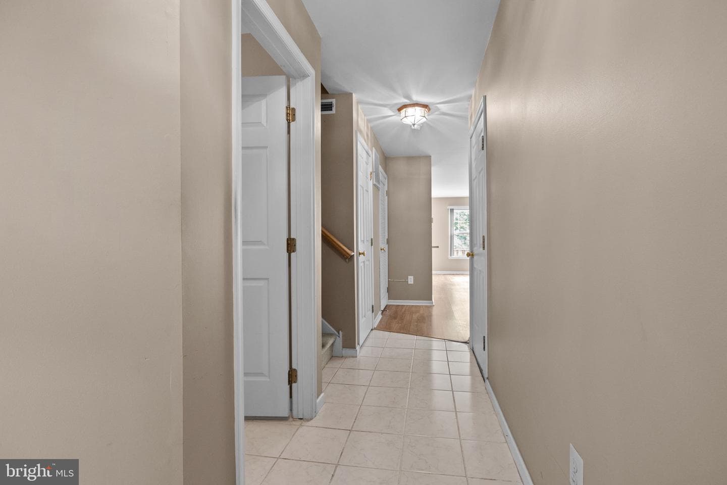 729 Dell Court photo 5