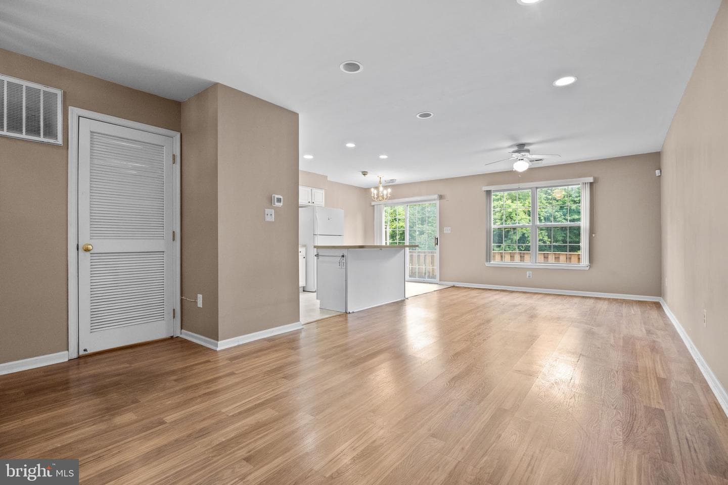 729 Dell Court photo 7