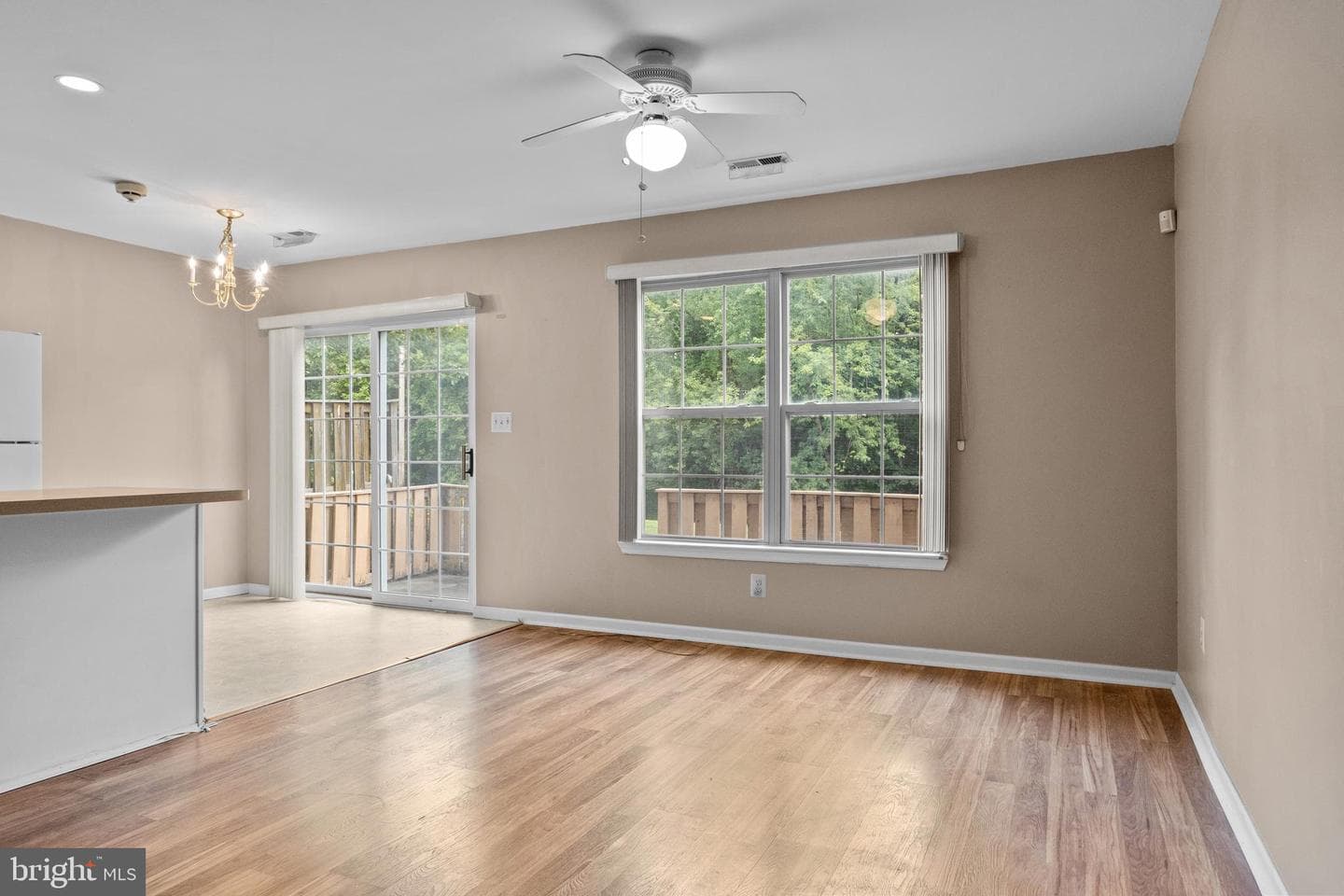 729 Dell Court photo 8
