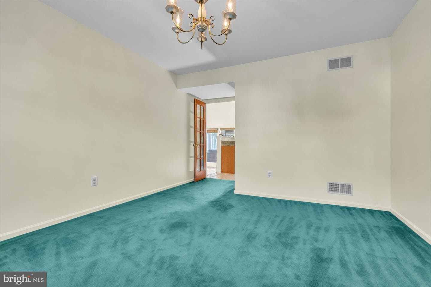 503 Jenny Drive photo 6