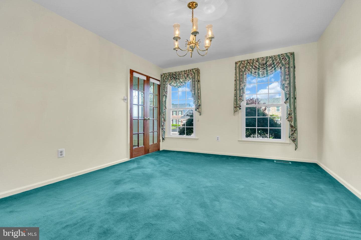 503 Jenny Drive photo 7