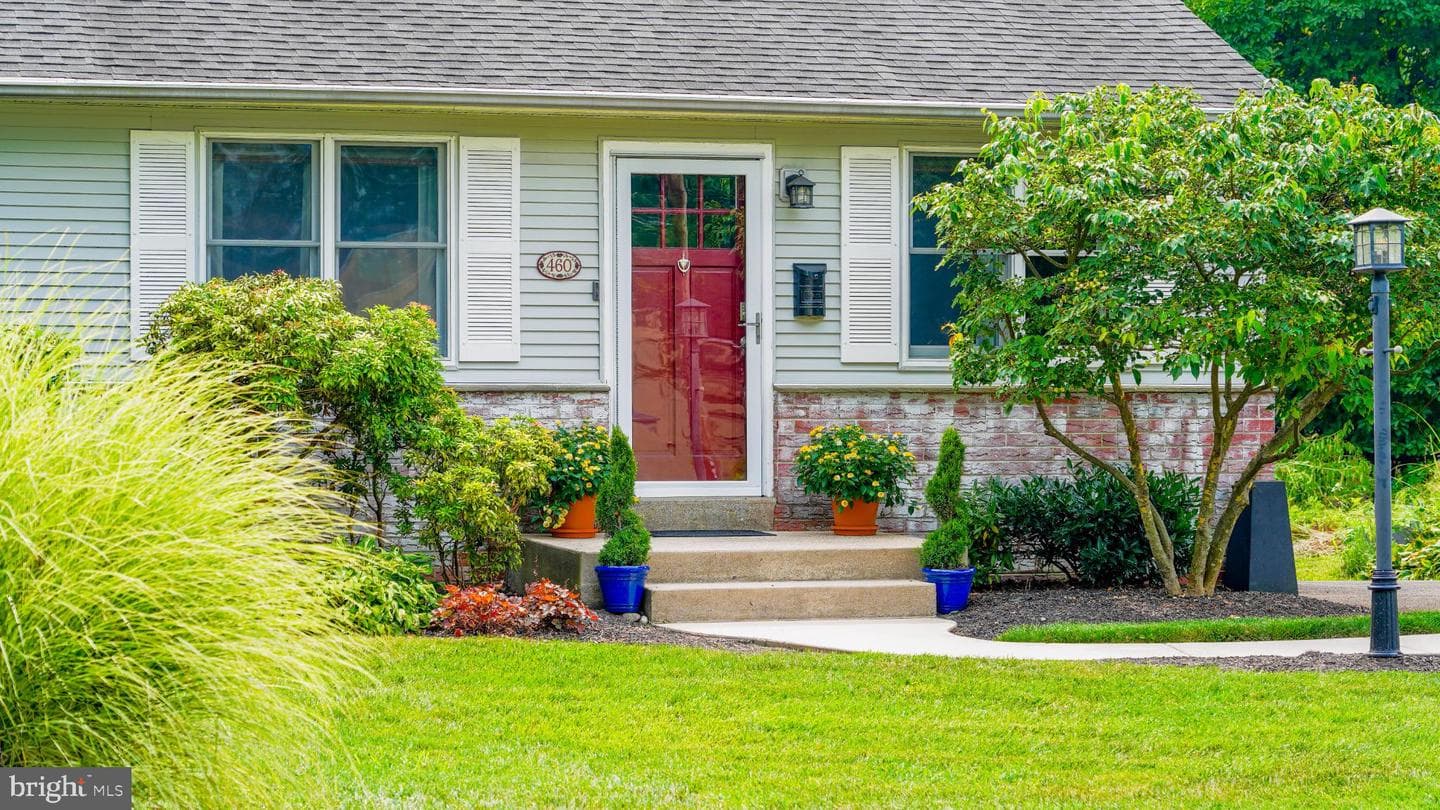 460 Kalmia Street photo 2