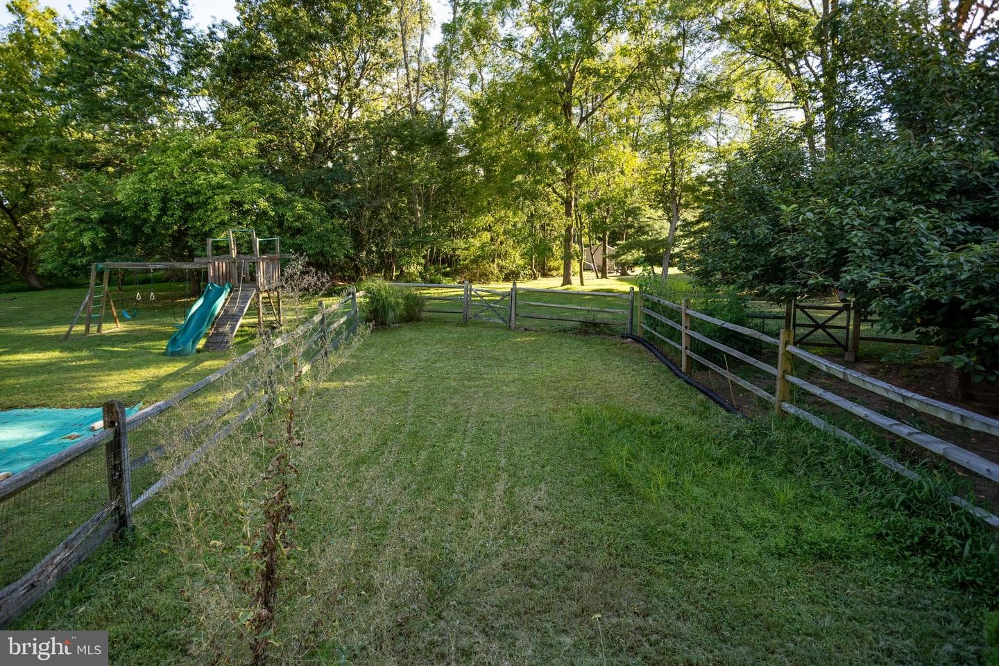 512 Campus Drive photo 33