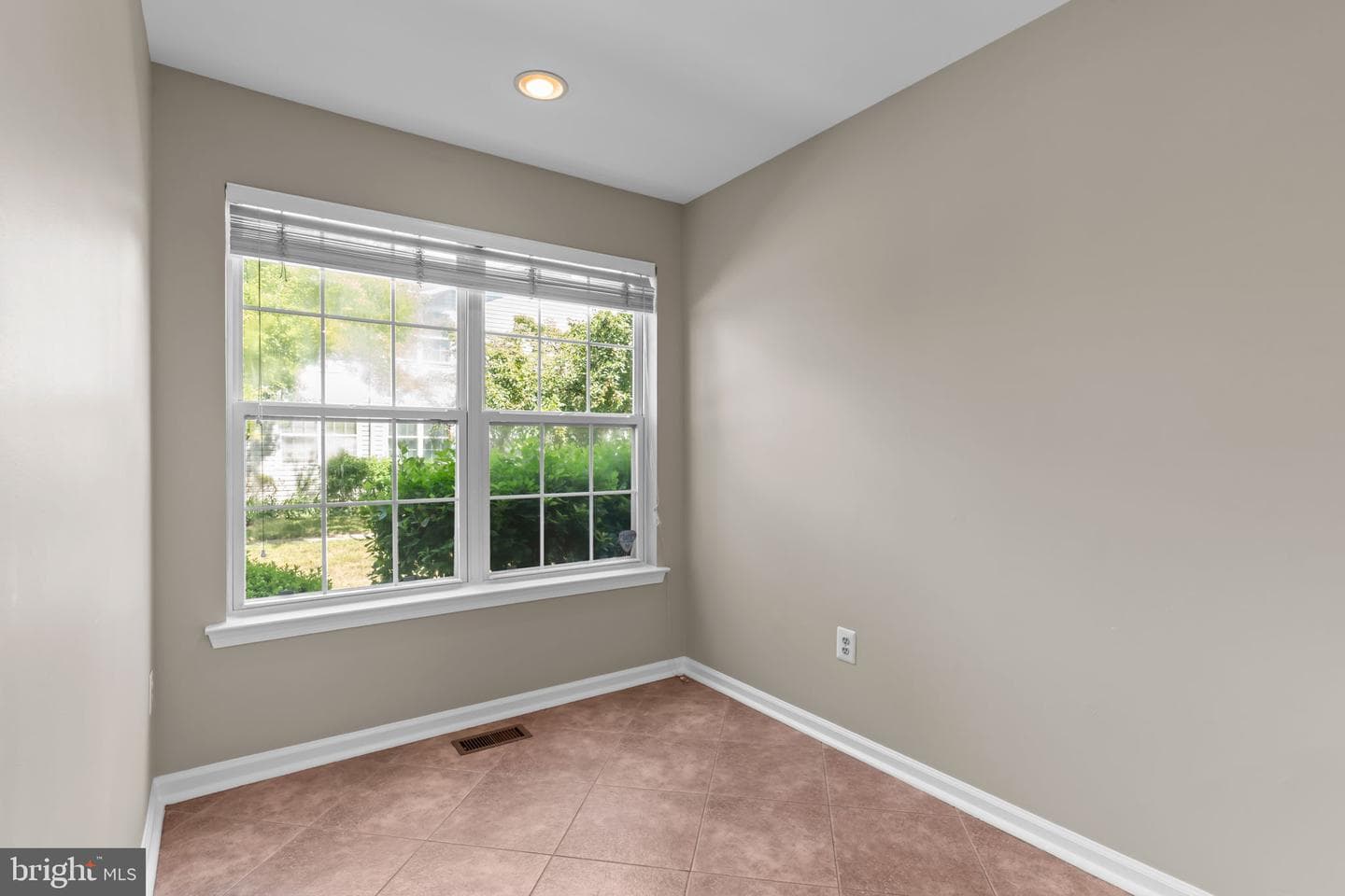 8106 Spruce Mill Drive photo 15