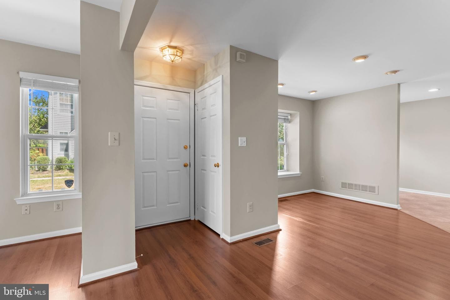 8106 Spruce Mill Drive photo 4