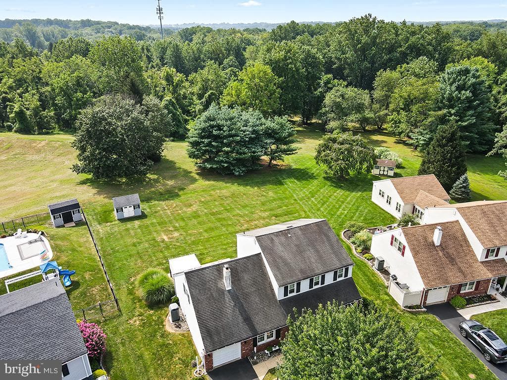178 Chapel Drive photo 2