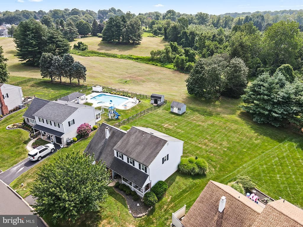 178 Chapel Drive photo 3