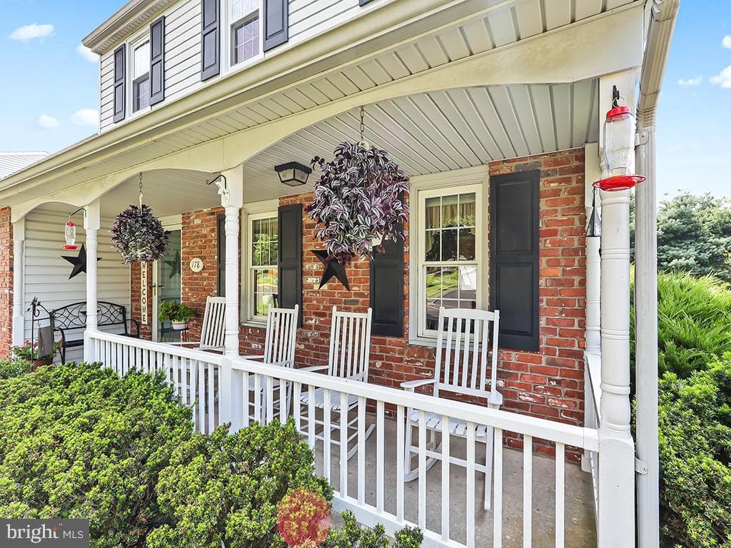 178 Chapel Drive photo 4