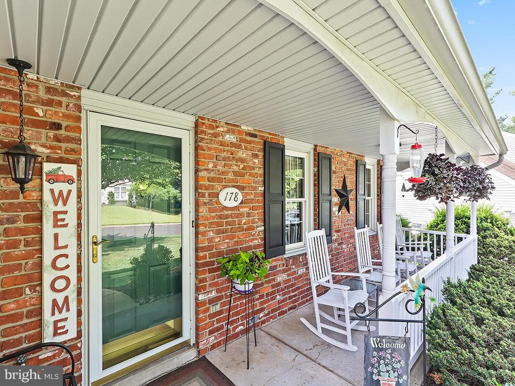 178 Chapel Drive photo 5