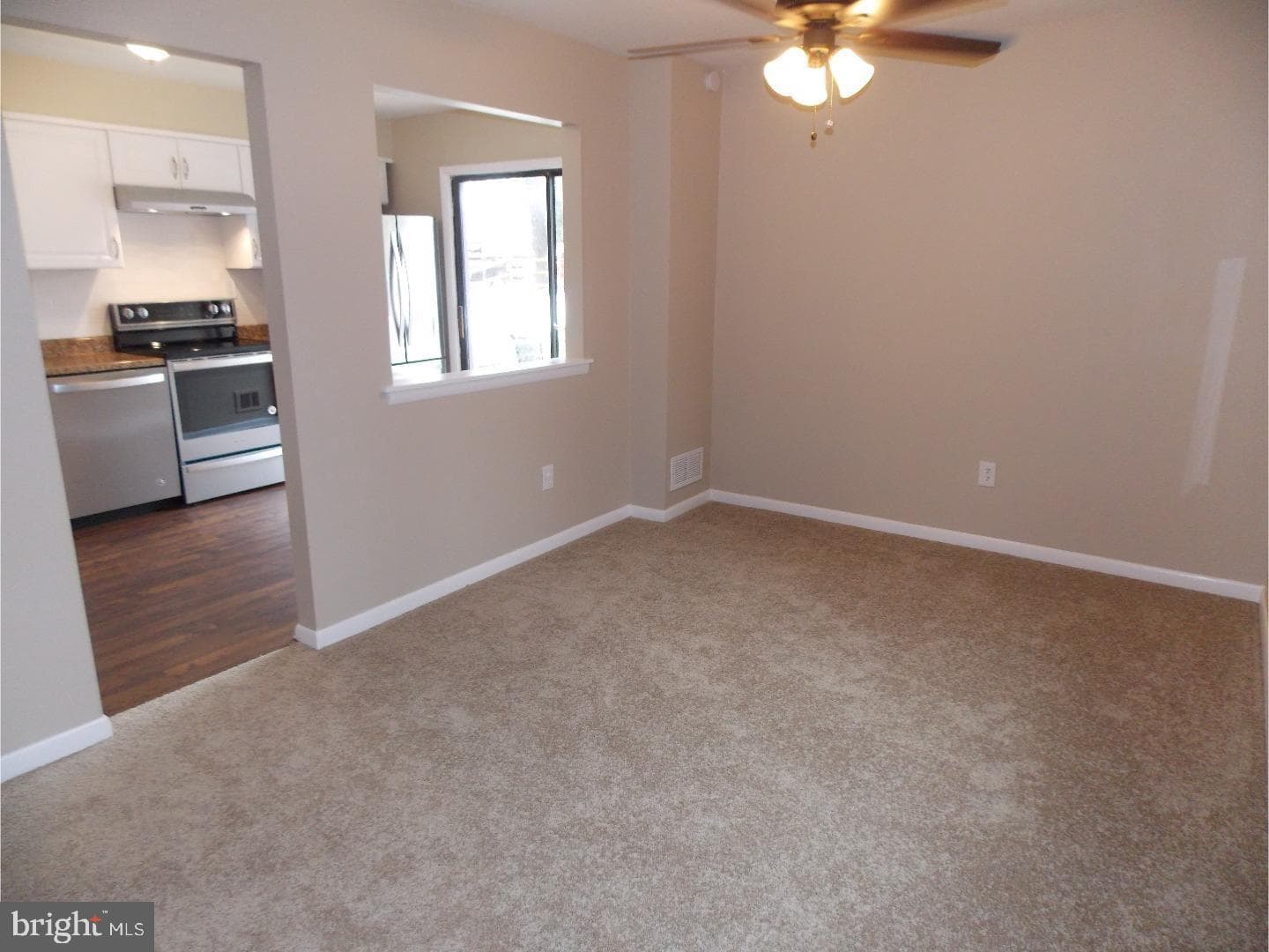 1024 Gates photo 7