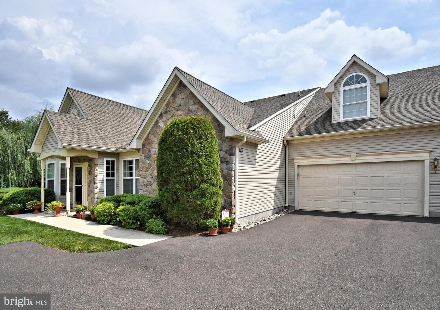 309 Shady Brook Drive photo 3