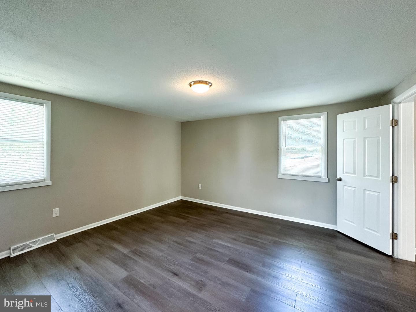 2191 Dunksferry Road photo 29