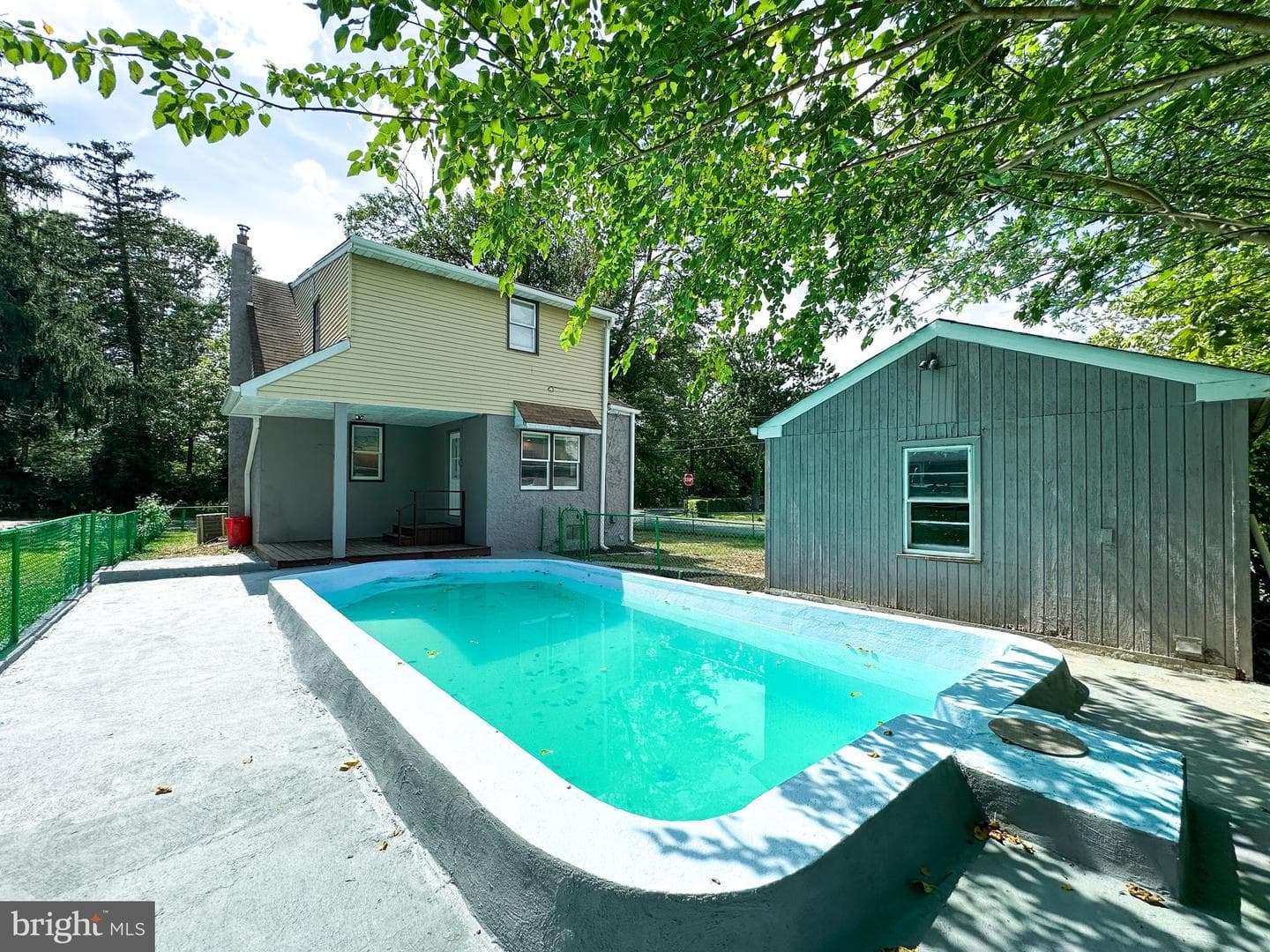 2191 Dunksferry Road photo 8