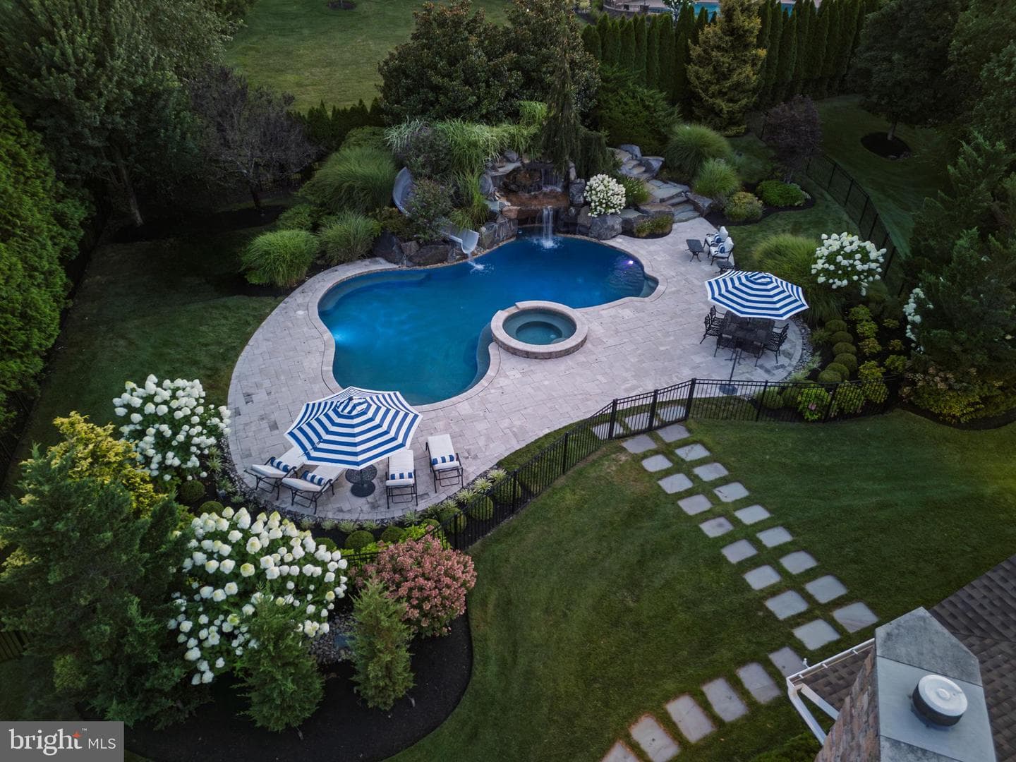 8 Keith Lane photo 5