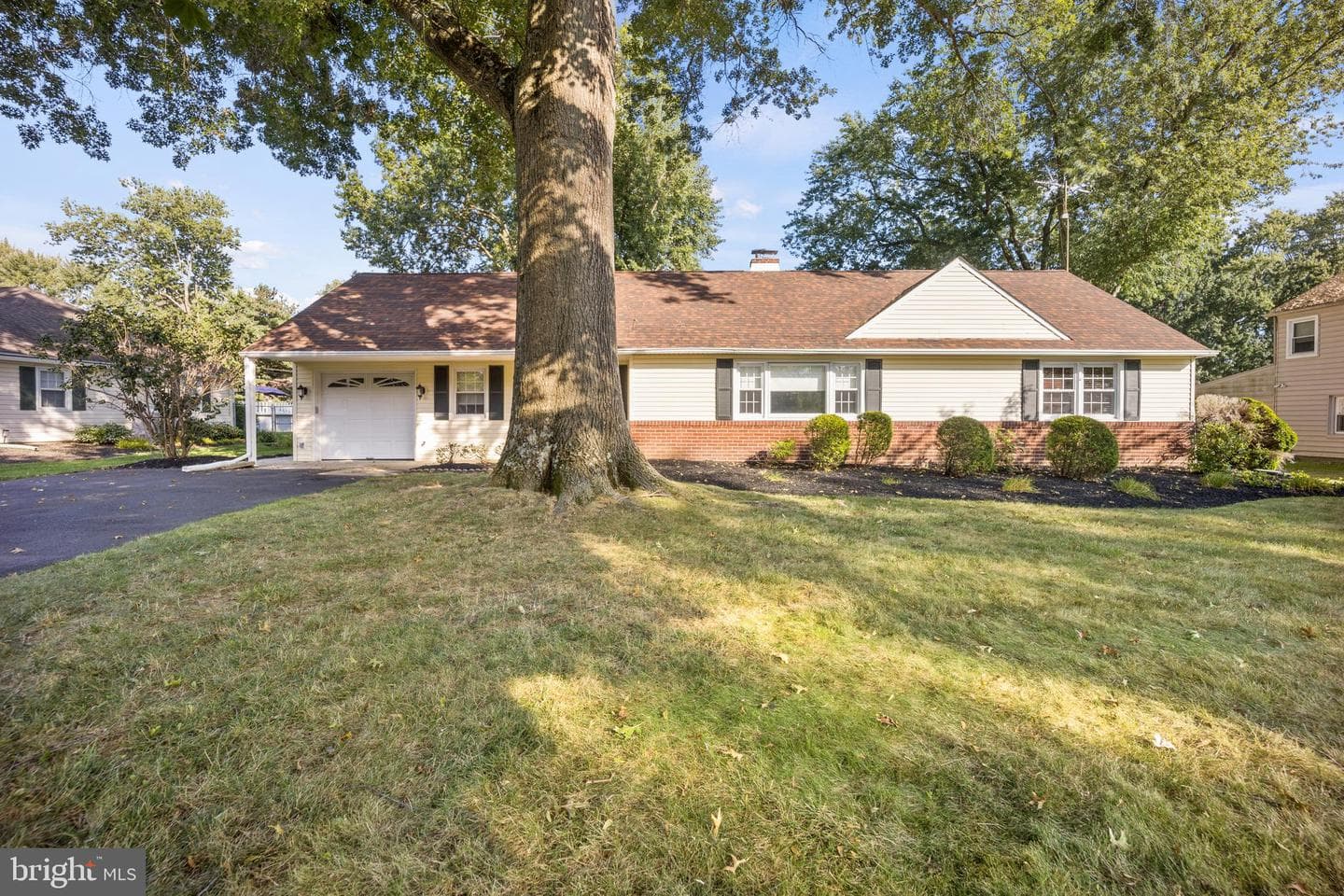 169 Marian Avenue photo 1