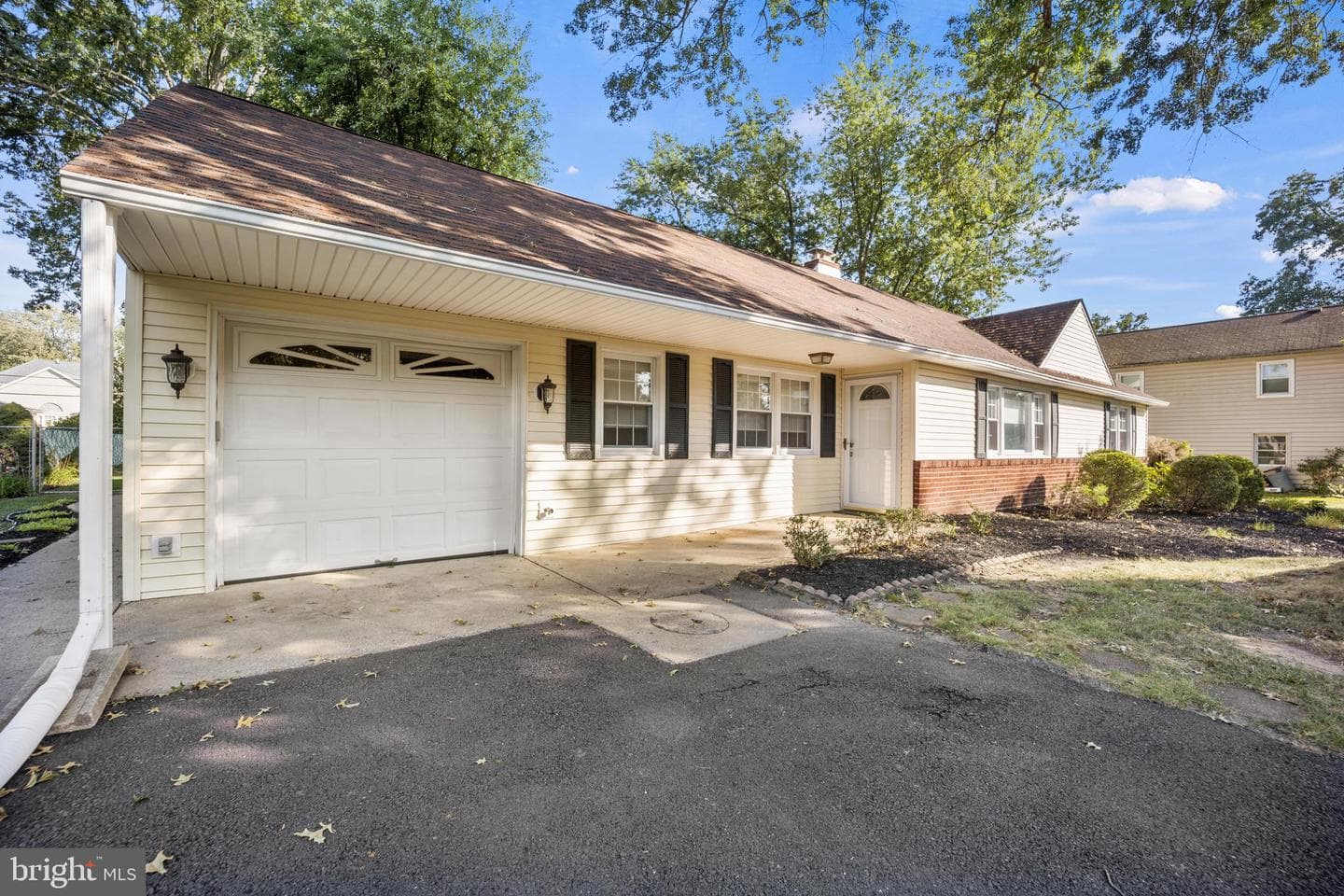 169 Marian Avenue photo 2