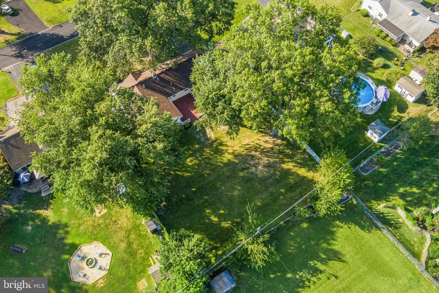 169 Marian Avenue photo 41