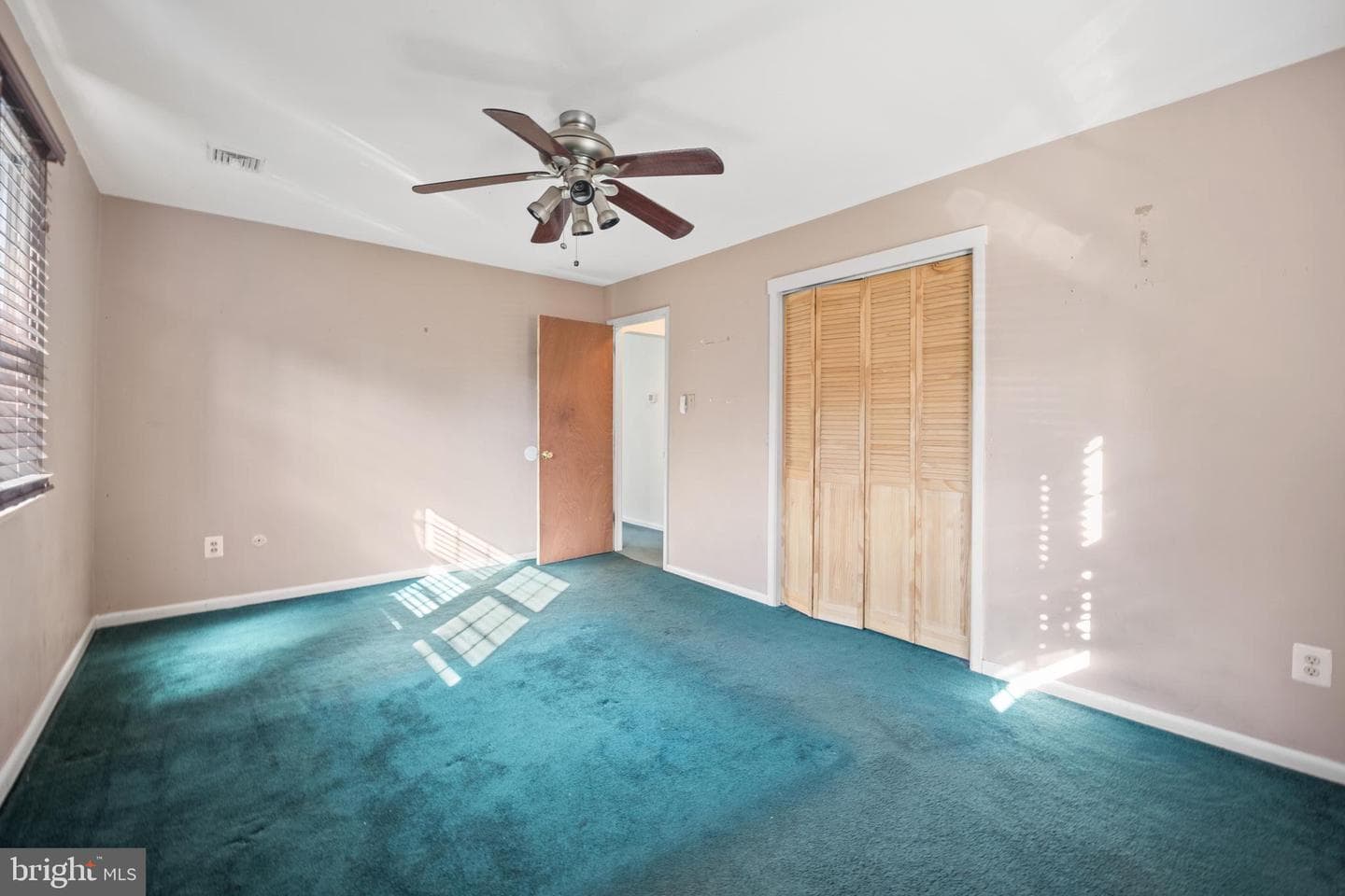 169 Marian Avenue photo 8