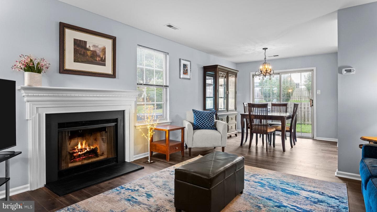 21 Eaton Court photo 3