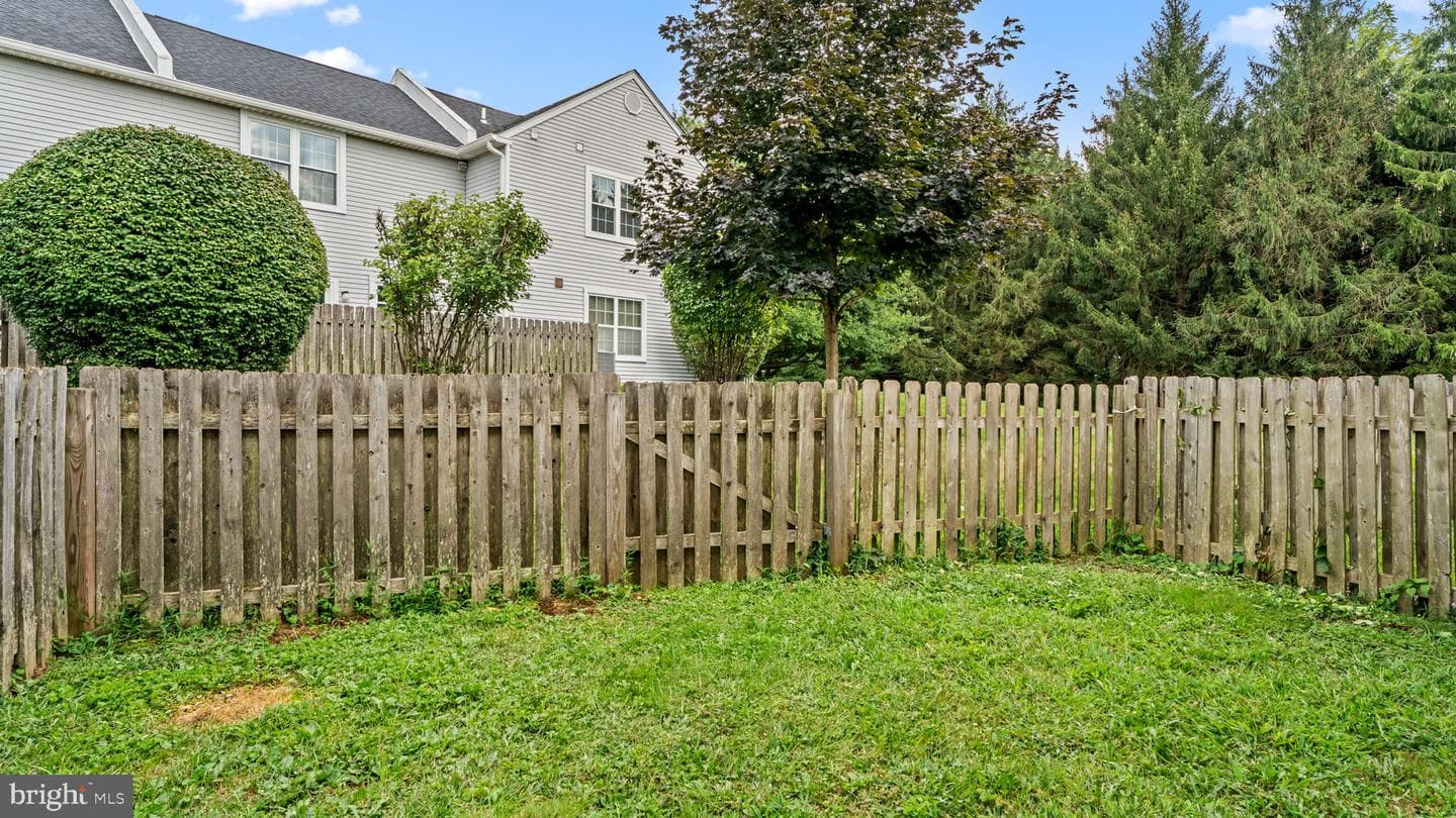 21 Eaton Court photo 31