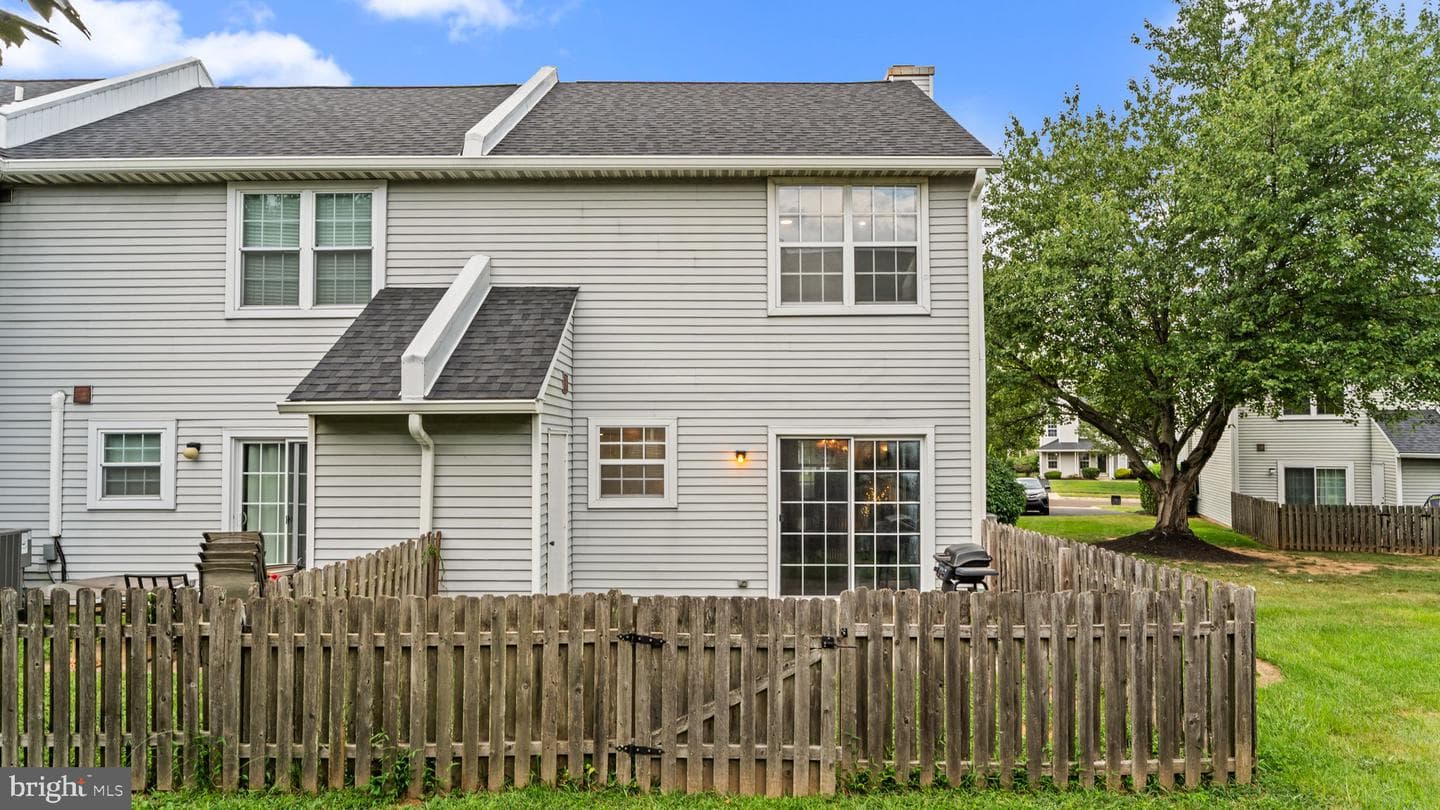 21 Eaton Court photo 34