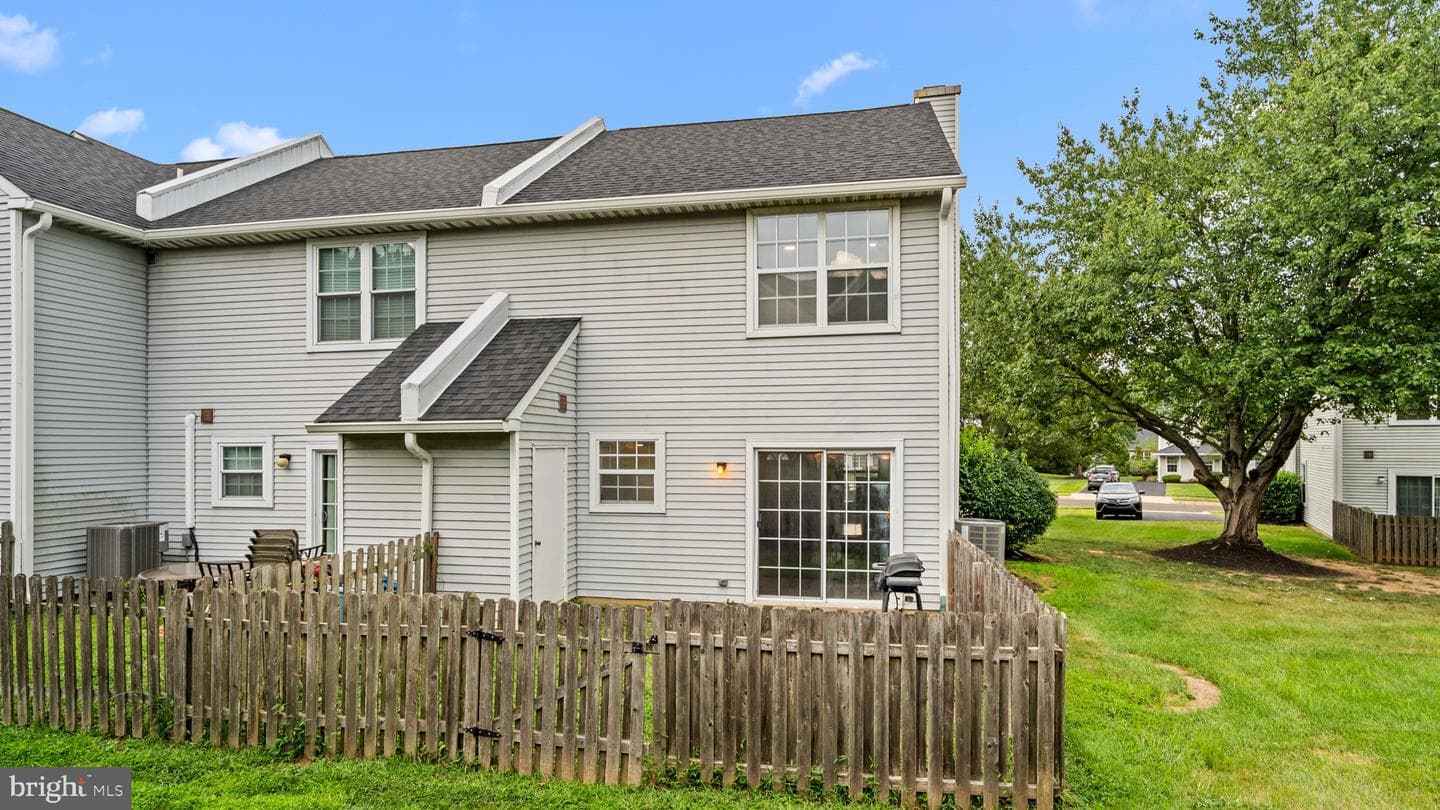 21 Eaton Court photo 35