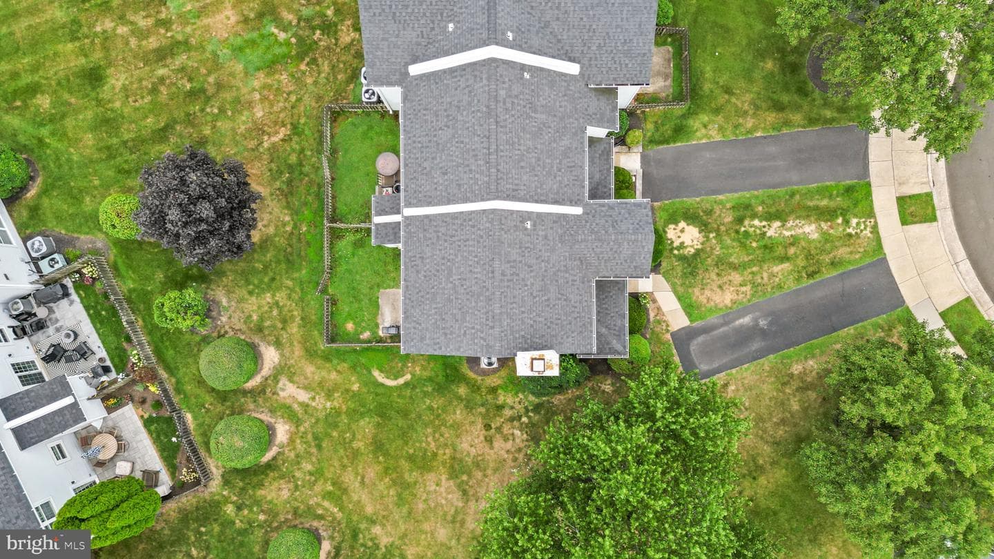 21 Eaton Court photo 41