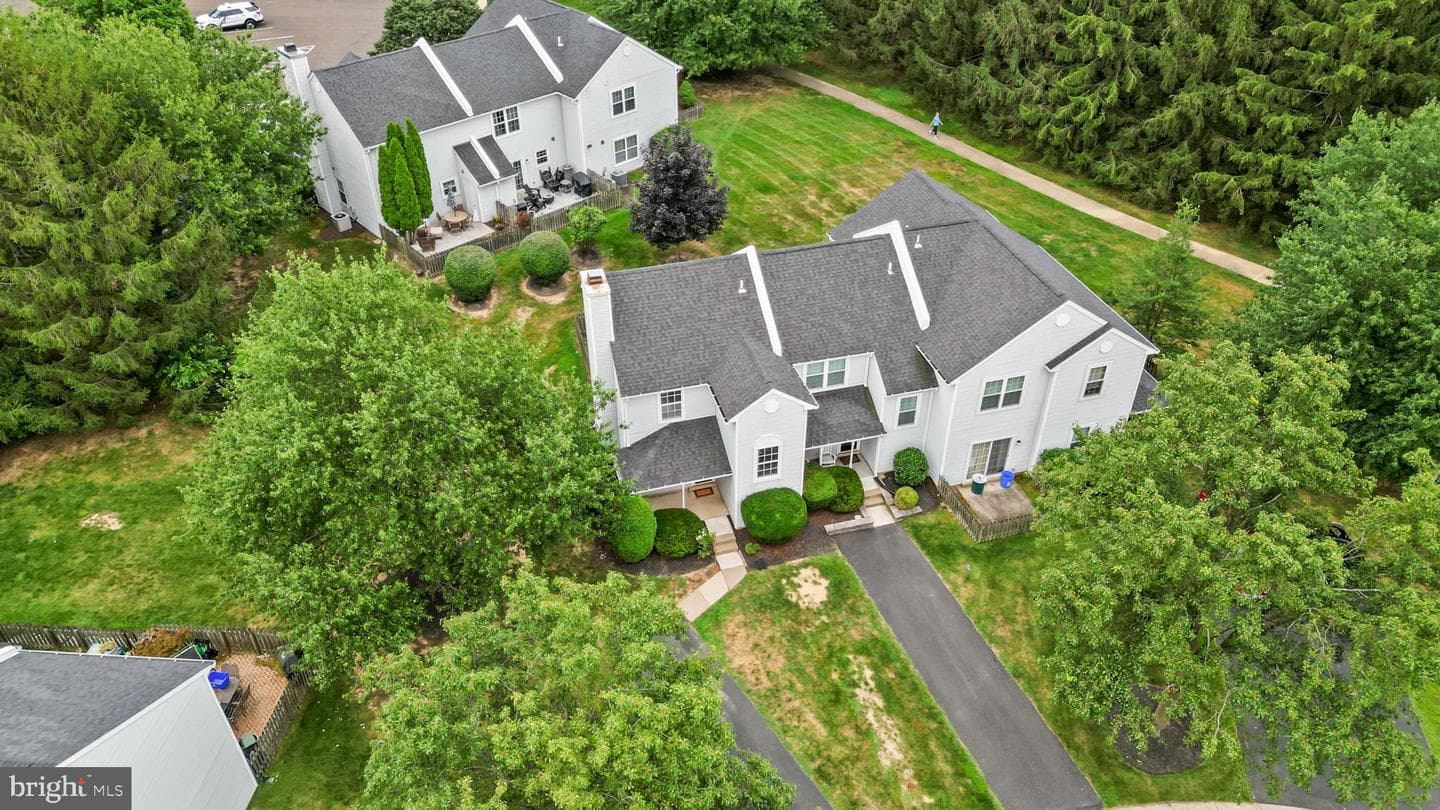 21 Eaton Court photo 42