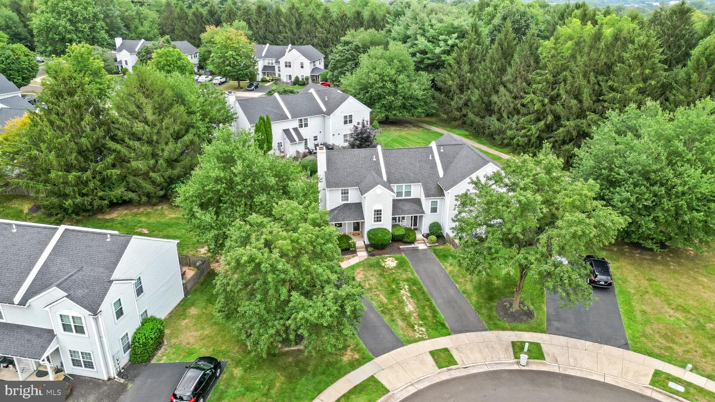21 Eaton Court photo 44
