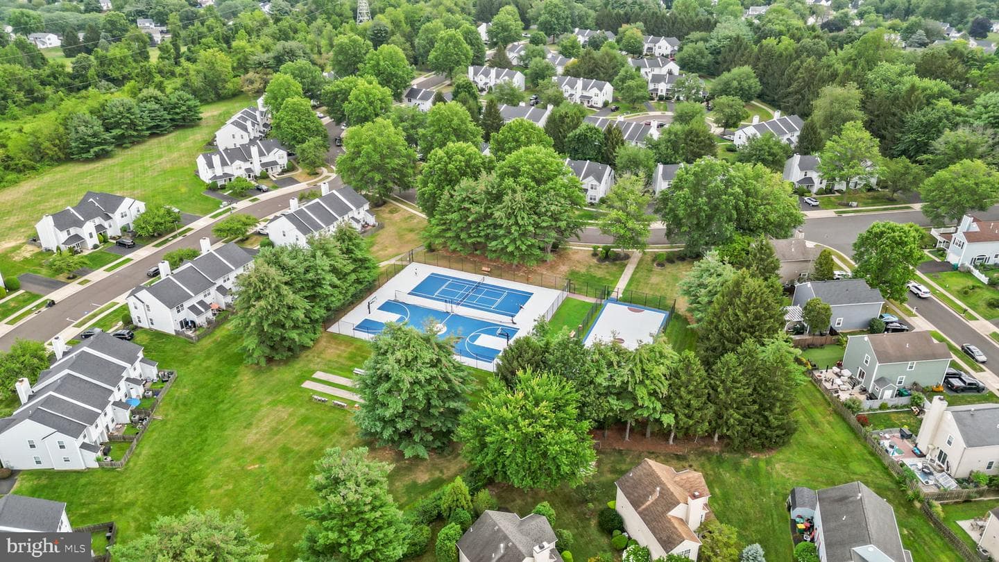 21 Eaton Court photo 47