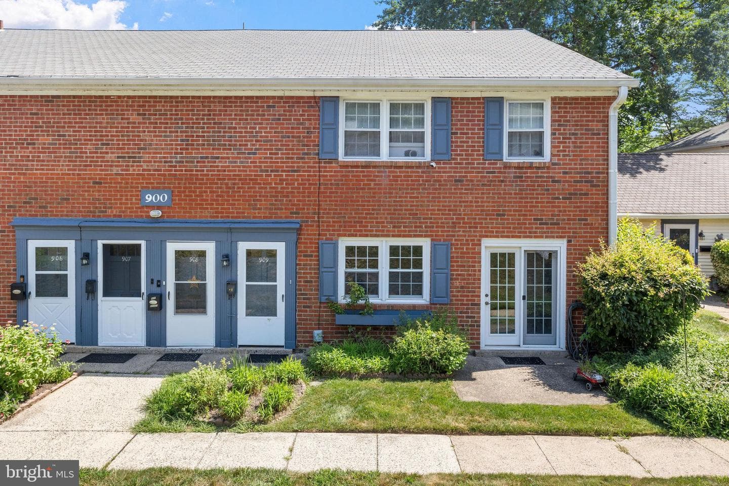 909 Yardley Commons photo 1