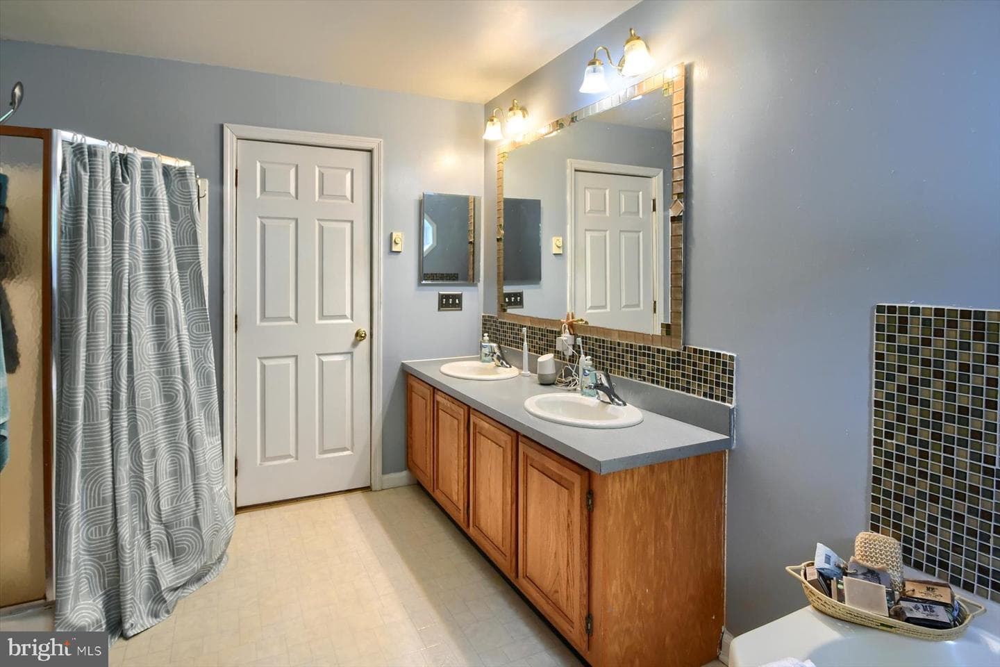 1021 Anna Lane photo 17