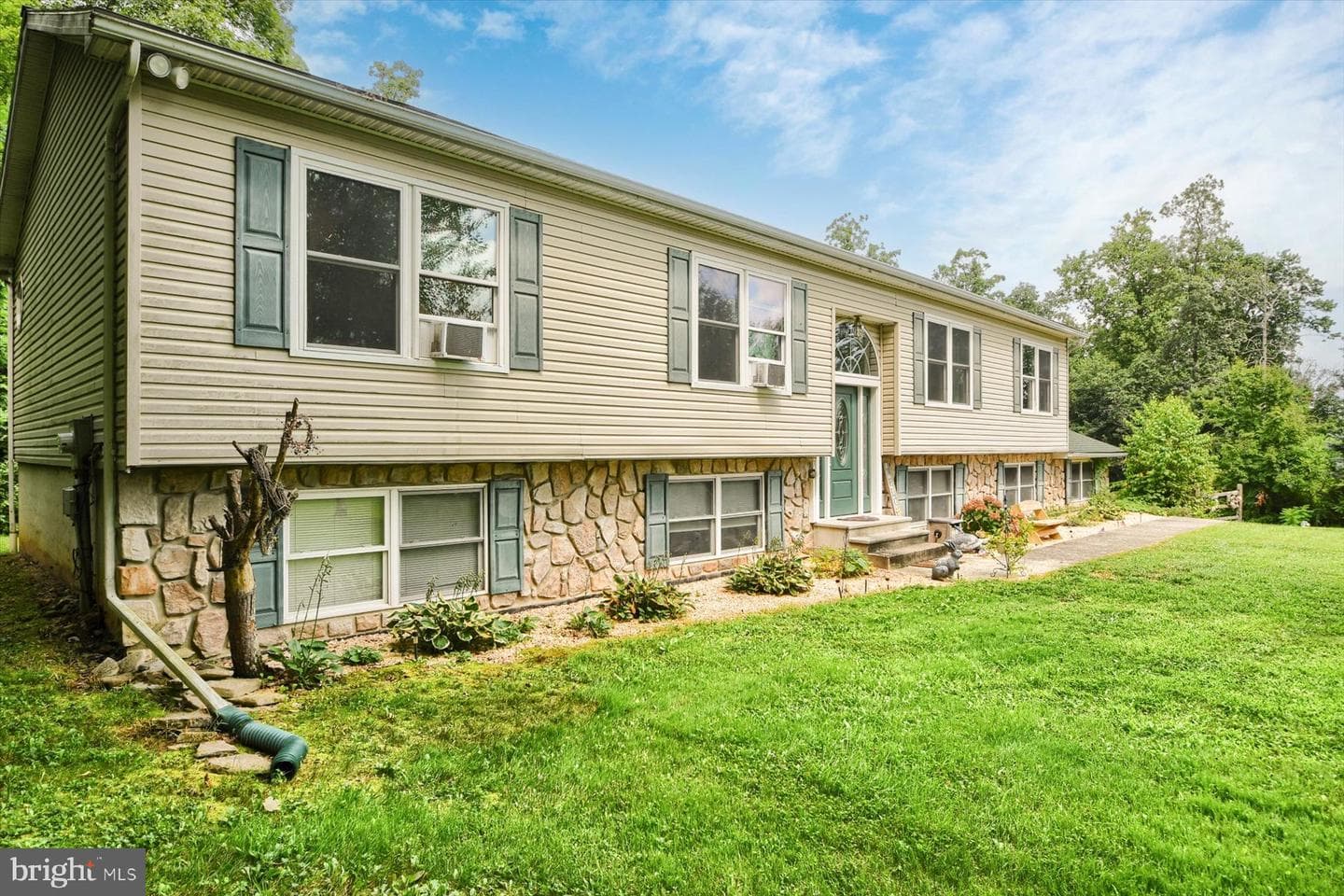 1021 Anna Lane photo 2