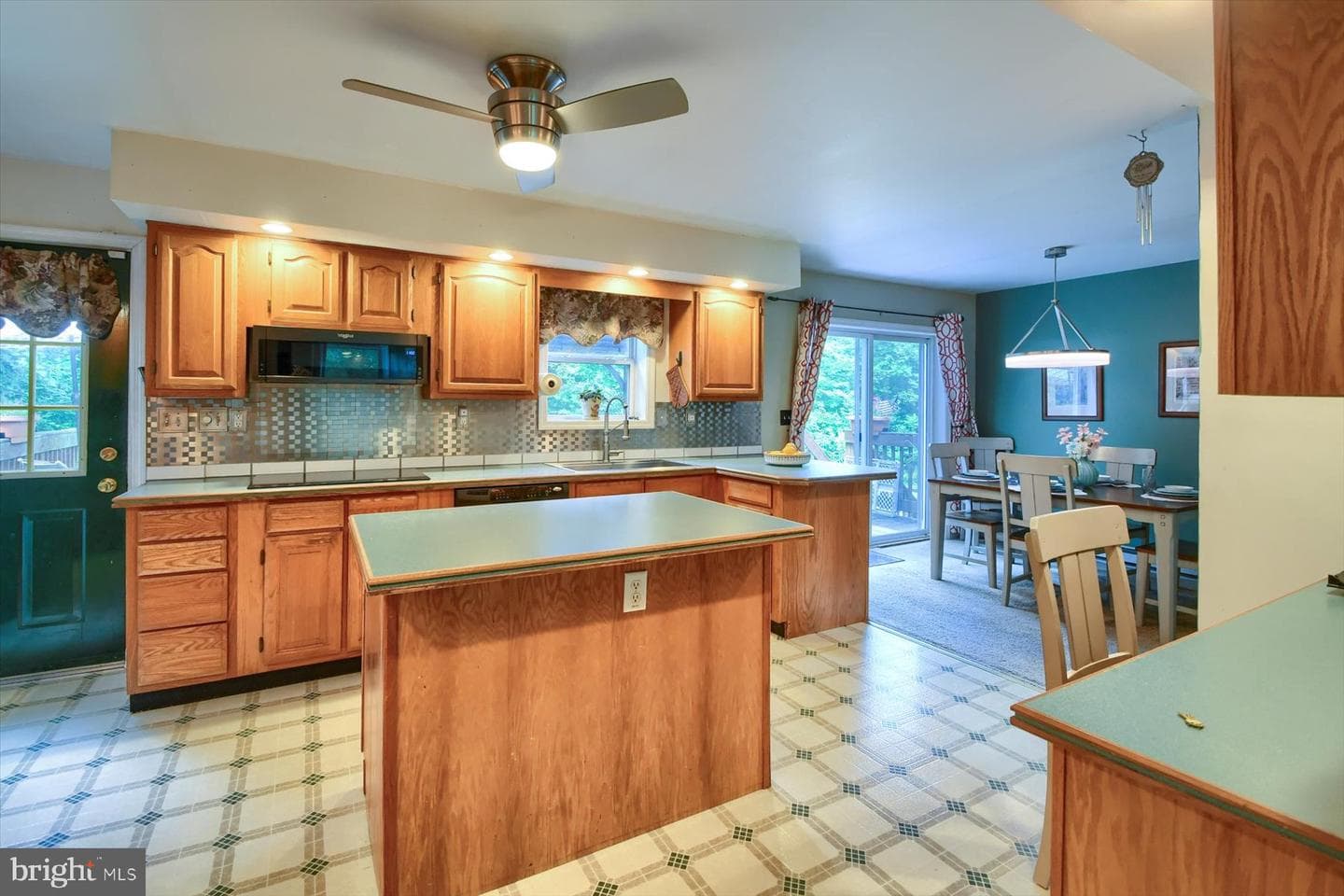 1021 Anna Lane photo 7