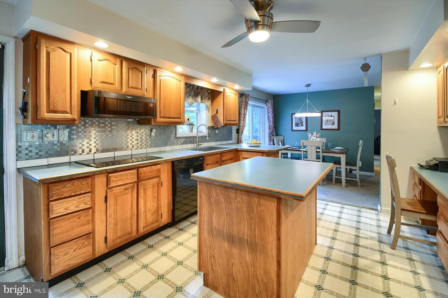 1021 Anna Lane photo 9