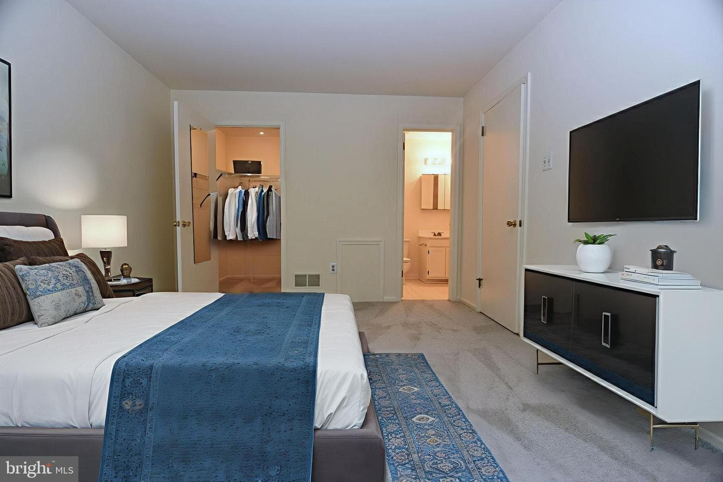 101 Christopher Place photo 11