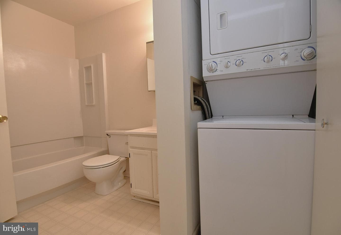101 Christopher Place photo 14